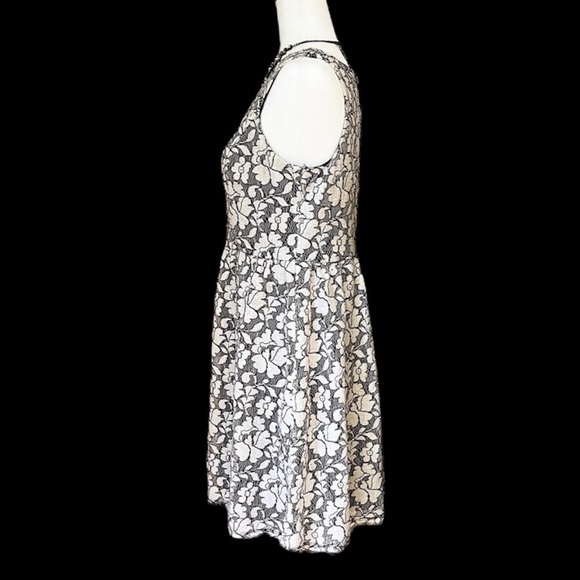 ⛔️SOLD⛔️ XHILARATION Sleeveless Floral Lace Midi Dress Black & White Sz Large - Picture 9 of 14